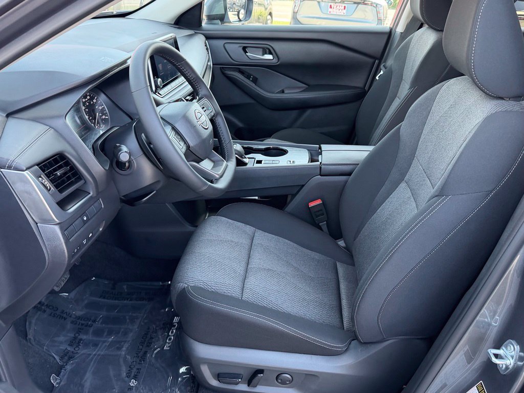 Certified 2026 Nissan Rogue SV FWD image 11