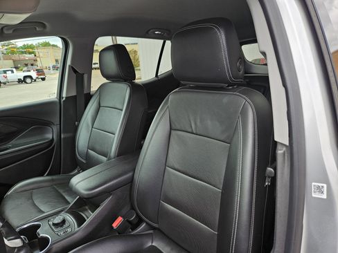 Used 2022 GMC Terrain SLT image 15