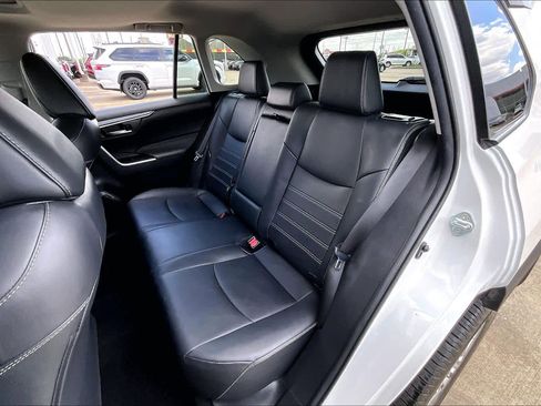 Certified 2021 Toyota RAV4 XLE Premium image 20