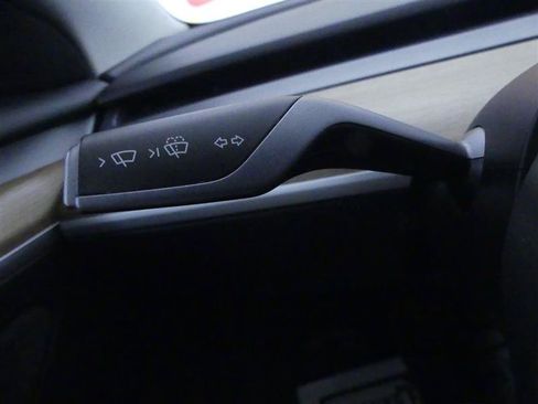 Used 2023 Tesla Model 3 Standard Range RWD image 17