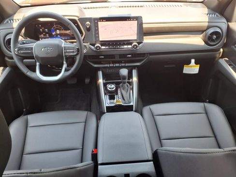 Used 2026 Chevrolet Colorado Trail Boss AWD/4WD image 14