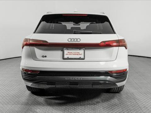 Used 2024 Audi Q8 e-tron Premium Plus w/ Premium Plus Package AWD/4WD image 7