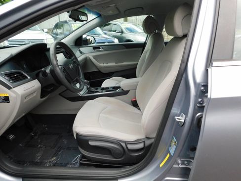 Used 2016 Hyundai Sonata SE FWD image 6