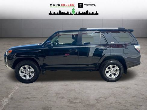 Certified 2024 Toyota 4Runner SR5 Premium w/ Moonroof Package AWD/4WD image 2
