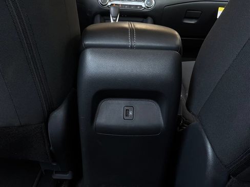 Used 2025 Nissan Sentra SV FWD image 12