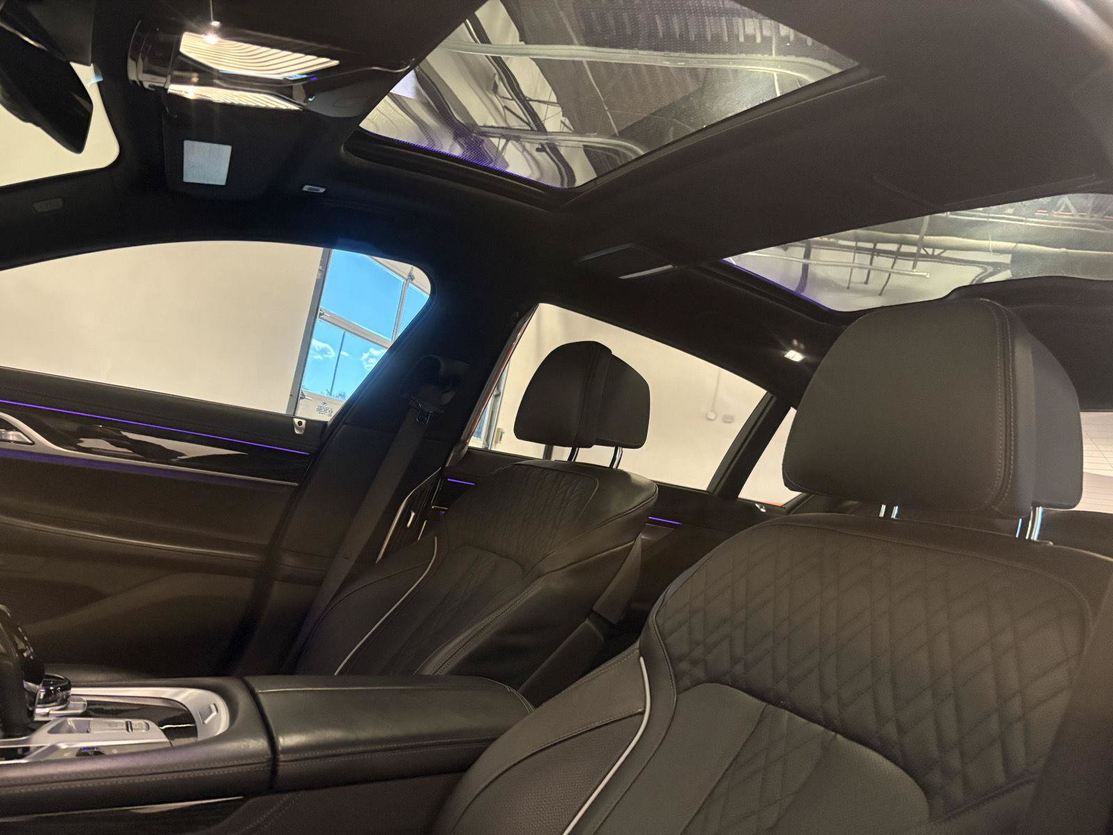 Used 2022 BMW 750i xDrive w/ Executive Package AWD/4WD image 20
