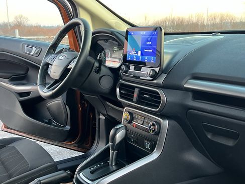 Used 2020 Ford EcoSport SE w/ SE Convenience Package image 28