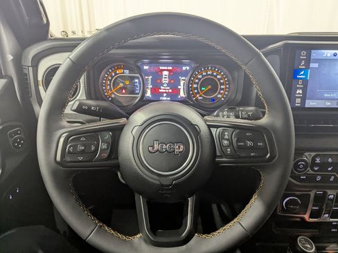 Used 2024 Jeep Wrangler Unlimited Sport image 15