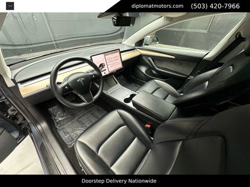 Used 2023 Tesla Model 3 Standard Range image 16