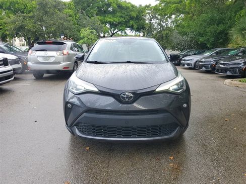 Used 2022 Toyota C-HR Limited image 2