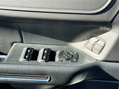 Used 2023 Ford Expedition XLT image 19