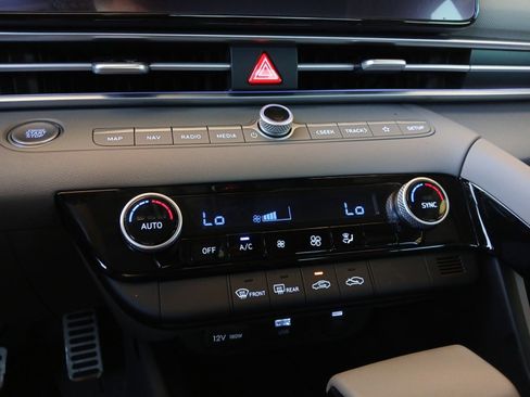 New 2025 Hyundai Elantra SEL image 21