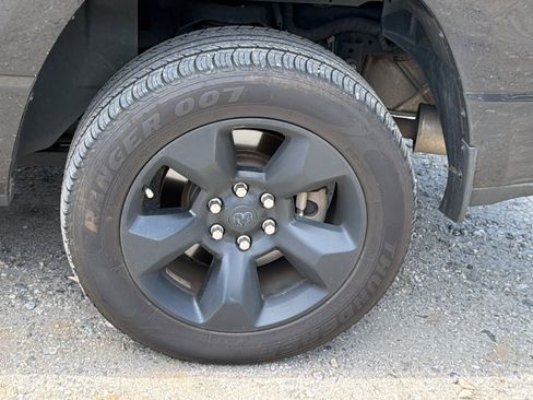 Used 2019 RAM 1500 Big Horn AWD/4WD image 12