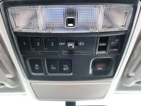 Used 2019 Toyota 4Runner Limited AWD/4WD image 42
