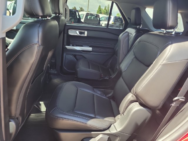 Used 2024 Ford Explorer XLT w/ Equipment Group 202A RWD image 14