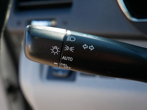 Used 2011 Toyota Highlander 2WD w/ Cold Weather Pkg image 30