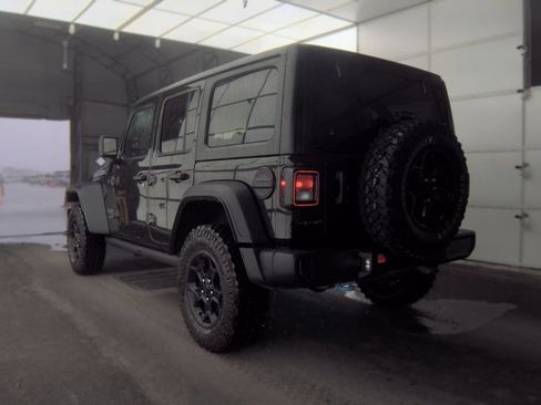 Used 2023 Jeep Wrangler Unlimited w/ Convenience Group AWD/4WD image 4