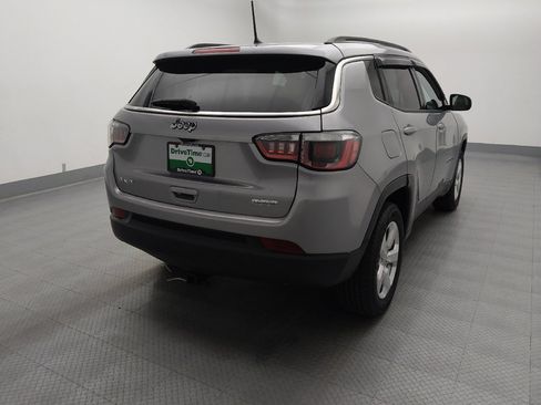 Used 2018 Jeep Compass Latitude w/ Cold Weather Group AWD/4WD image 7