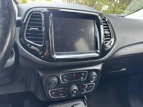 Used 2021 Jeep Compass Limited FWD image 24