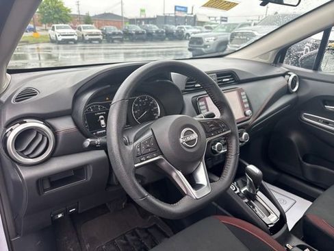 Used 2024 Nissan Versa SR FWD image 11