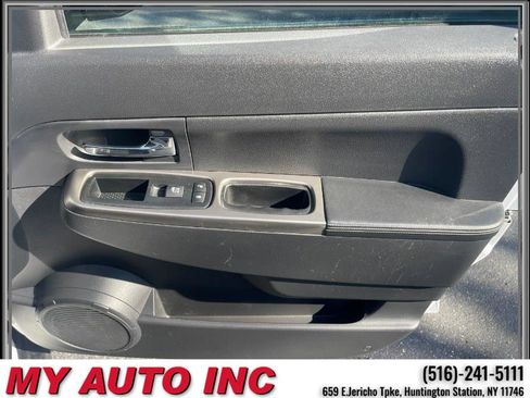 Used 2012 Jeep Liberty Limited w/ Tire & Wheel Group image 29