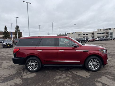 Used 2018 Lincoln Navigator Premiere image 5