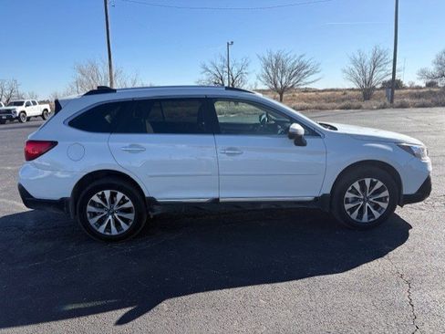 Used 2018 Subaru Outback 3.6R Touring image 6