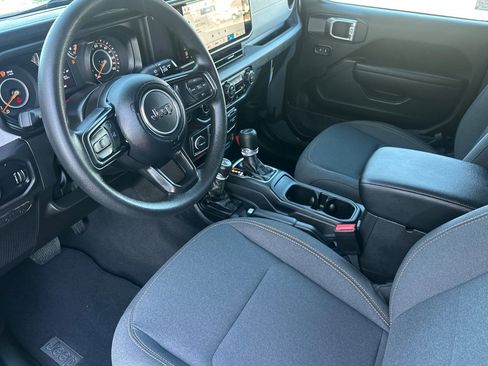 New 2025 Jeep Gladiator Nighthawk image 7