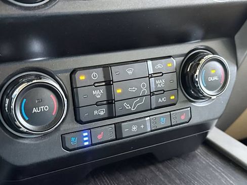 Used 2021 Ford F450 Lariat w/ Lariat Ultimate Package RWD image 28