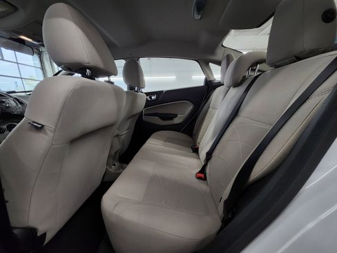 Used 2014 Ford Fiesta SE image 21