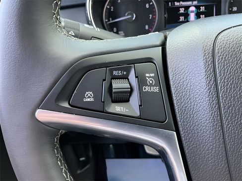 Used 2021 Buick Encore Preferred w/ Safety Package image 30