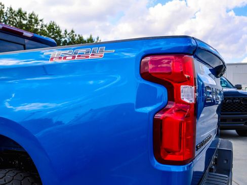 Used 2022 Chevrolet Silverado 1500 LT Trail Boss w/ Convenience Package II image 6