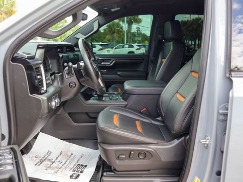 Used 2024 GMC Sierra 1500 AT4 w/ Technology Package AWD/4WD image 8