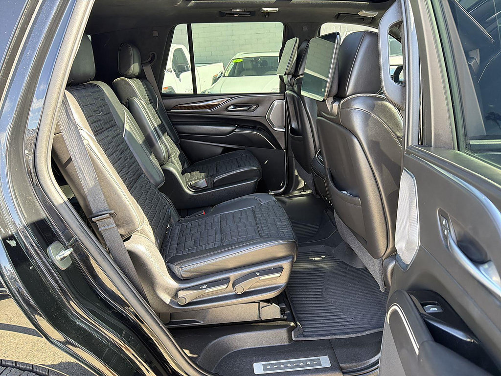Used 2021 Cadillac Escalade Sport Platinum w/ Heavy-Duty Trailer Package AWD/4WD image 27