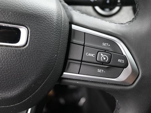 Used 2024 Jeep Compass Latitude AWD/4WD image 38
