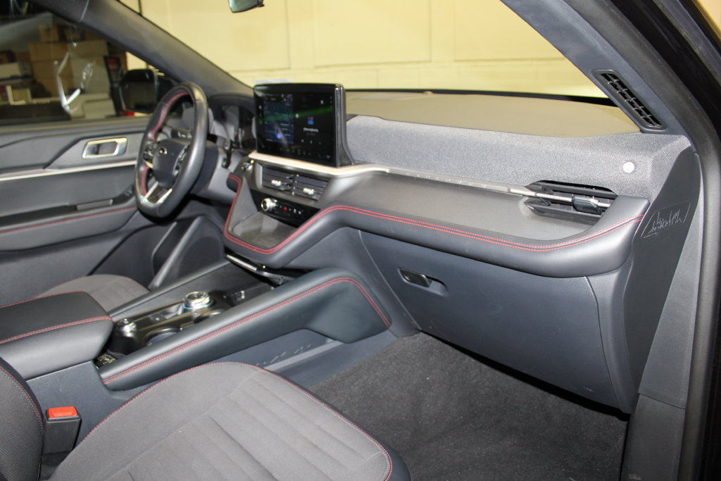 Used 2025 Ford Explorer ST-Line AWD/4WD image 29