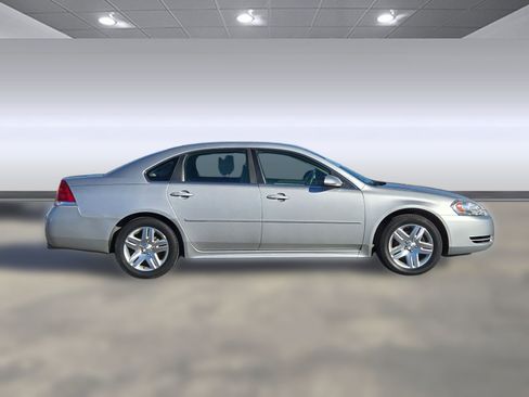 Used 2015 Chevrolet Impala LT w/ LT Sunroof Package image 7