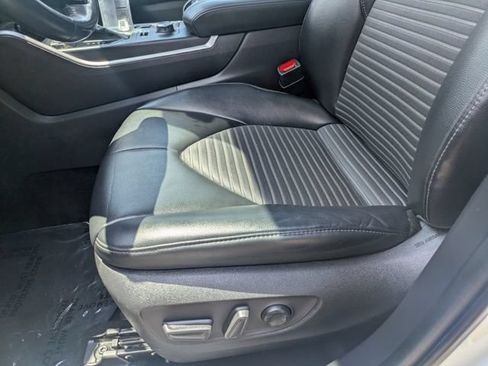 Used 2022 Toyota Highlander XSE AWD/4WD image 20