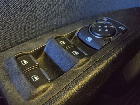 Used 2018 Ford Fusion SE w/ Fusion SE Technology Package FWD image 27