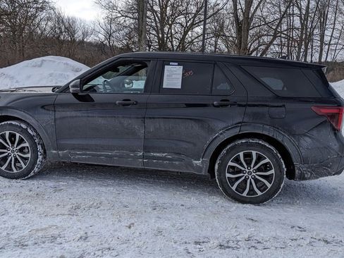 Used 2022 Ford Explorer ST image 6