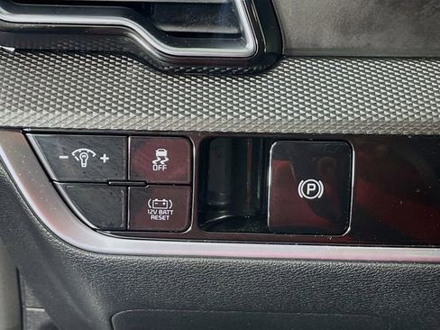 Used 2024 Kia Sportage LX image 11