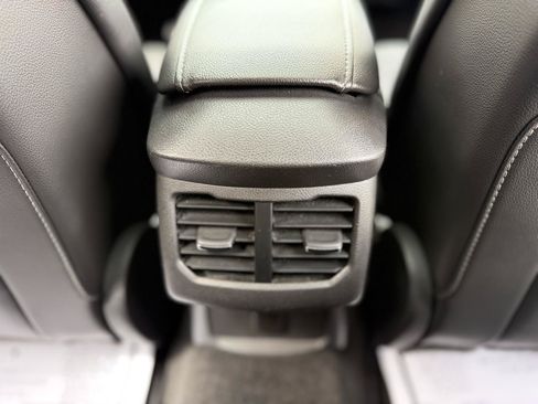 Used 2015 Ford Fusion SE w/ Equipment Group 202A FWD image 21