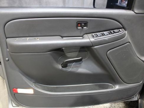 Used 2006 Chevrolet Silverado 2500 W/T w/ Heavy-Duty Power Package image 20