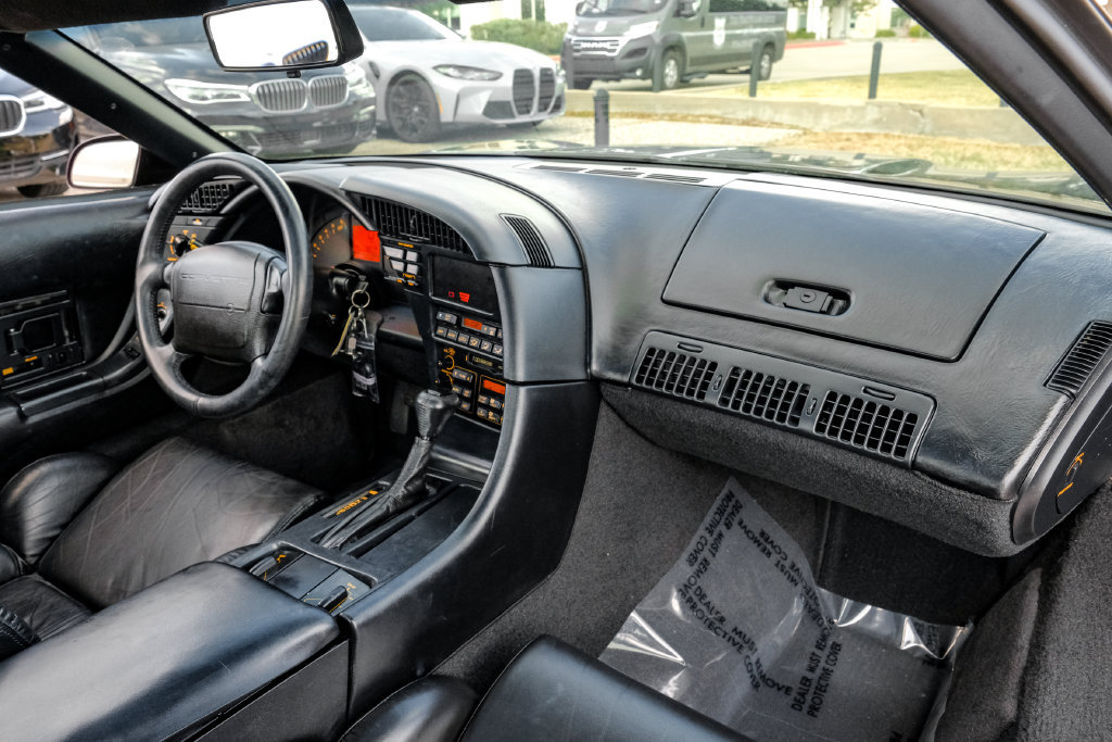 Used 1993 Chevrolet Corvette Coupe RWD image 10
