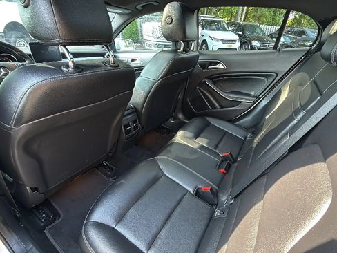 Used 2018 Mercedes-Benz GLA 250 4MATIC image 23