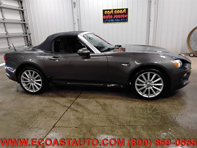 Used 2017 FIAT 124 Spider Lusso RWD image 2