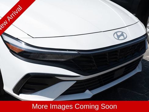 Used 2025 Hyundai Elantra SEL FWD image 5