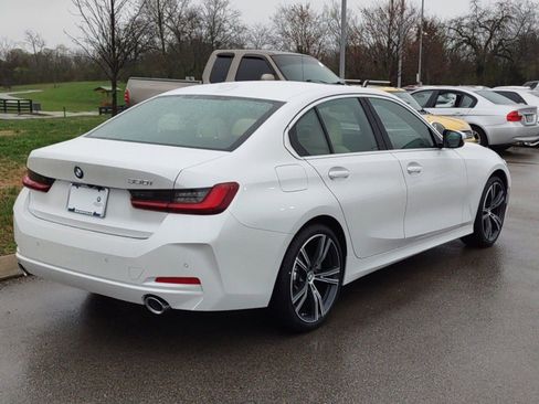 Used 2024 BMW 330i Sedan w/ Premium Package image 9