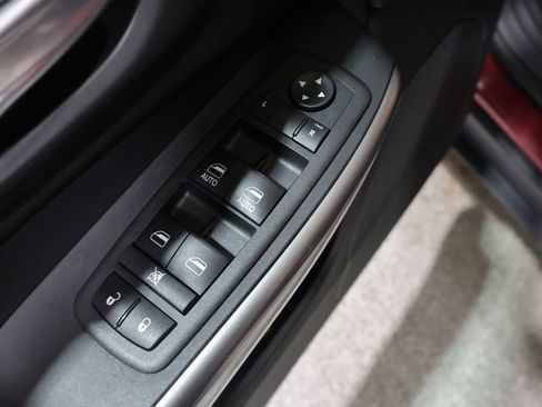 Used 2019 Jeep Cherokee Limited AWD/4WD image 14