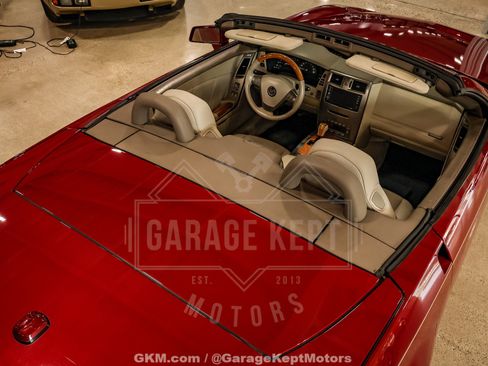 Used 2005 Cadillac XLR RWD image 62